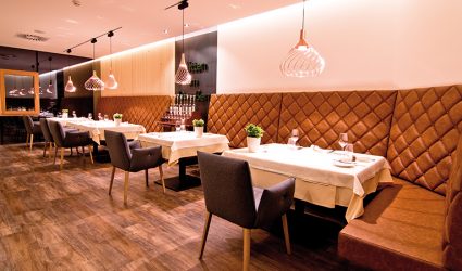 Gourmetrestaurant Inside